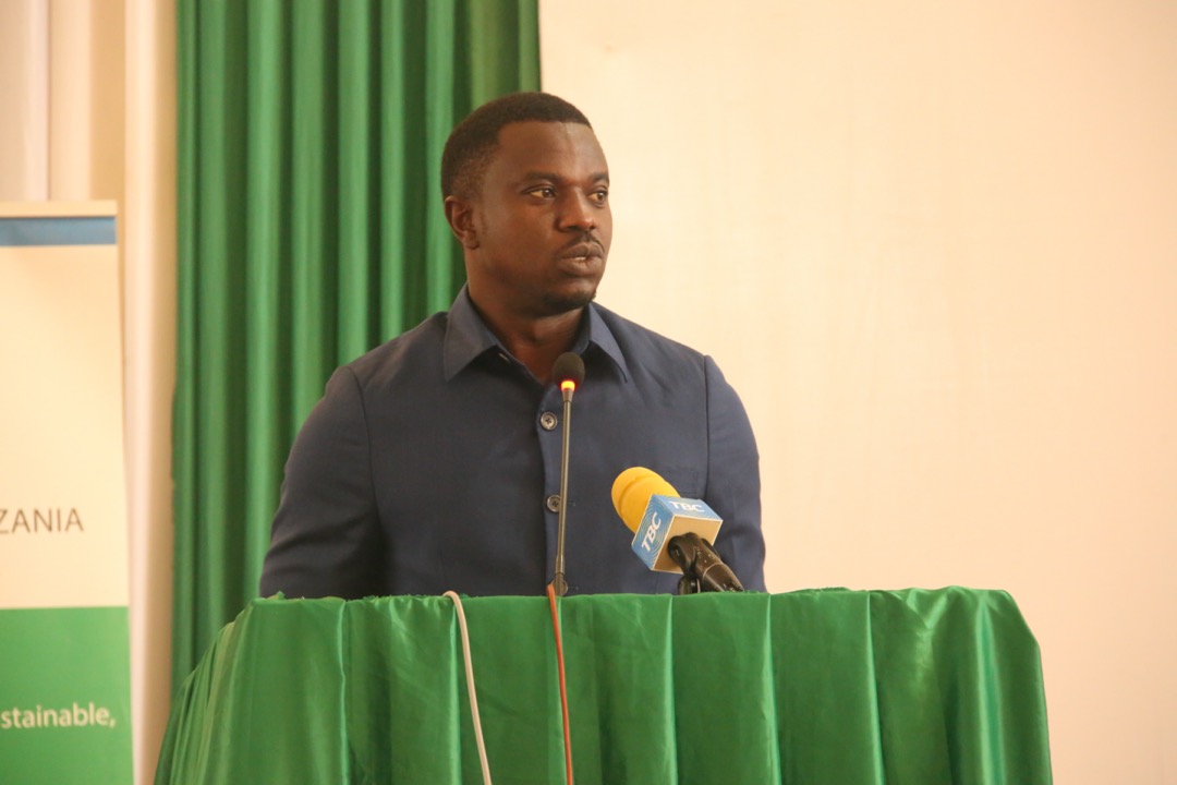 WAZIRI BASHUNGWA AZINDUA WARSHA YA MAAFISA  MAZINGIRA DODOMA cover image